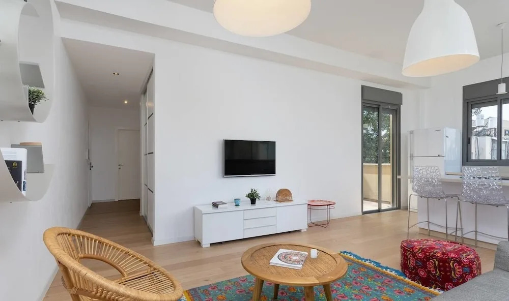 Rustic Charm 2BR Apt in Tel Aviv By Sea N' Rent