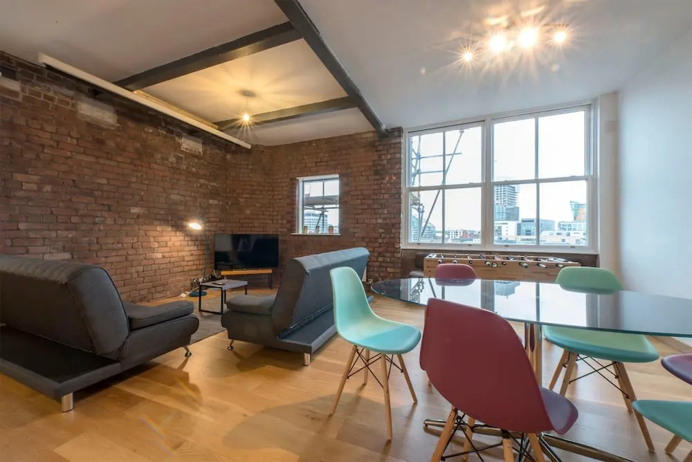 2 Bedroom Loft Apartment With City View