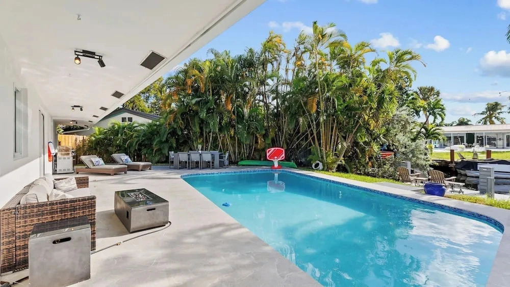 Soleil Breeze by Avantstay Pool + Canalfront Home + Outdoor Dining Canal Deck + Kayak 10 Mins to the Beach