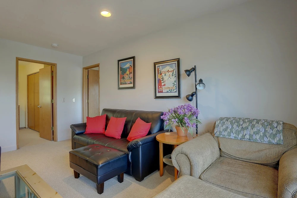 13 Lodge Condo Minutes Away from Golfing, Biking, and Playground by RedAwning