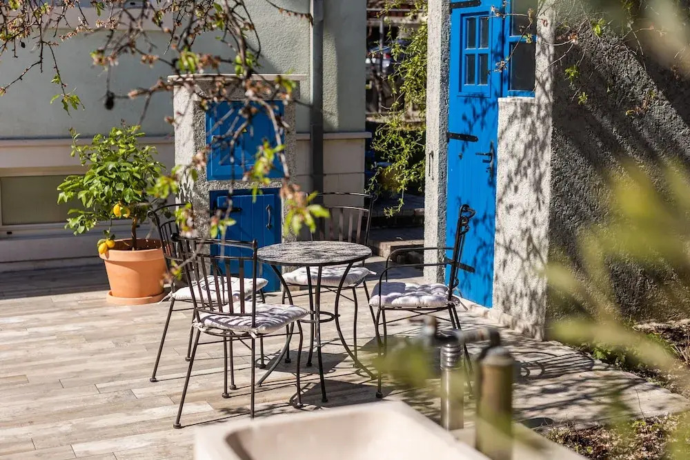 The Olive Poolhouse