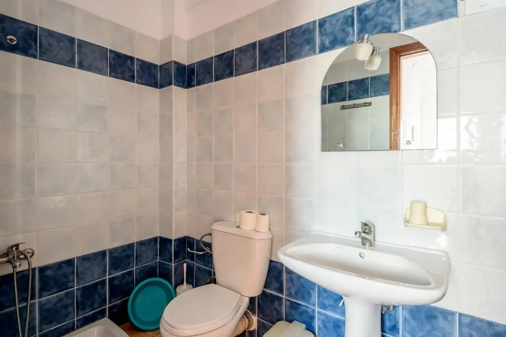 Studio5 30 metres from THE Sea 'NEW LISTING'