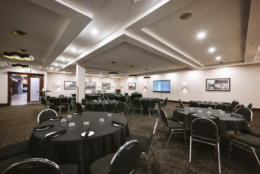 Sandman Hotel Edmonton West