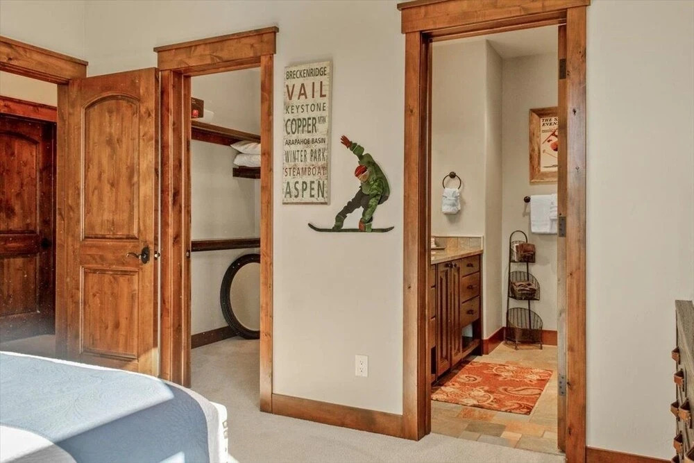 Beautiful Colorado Oasis, Platinum Perfection For Your Next Mountain Getaway! 5 Bedroom Home by RedAwning