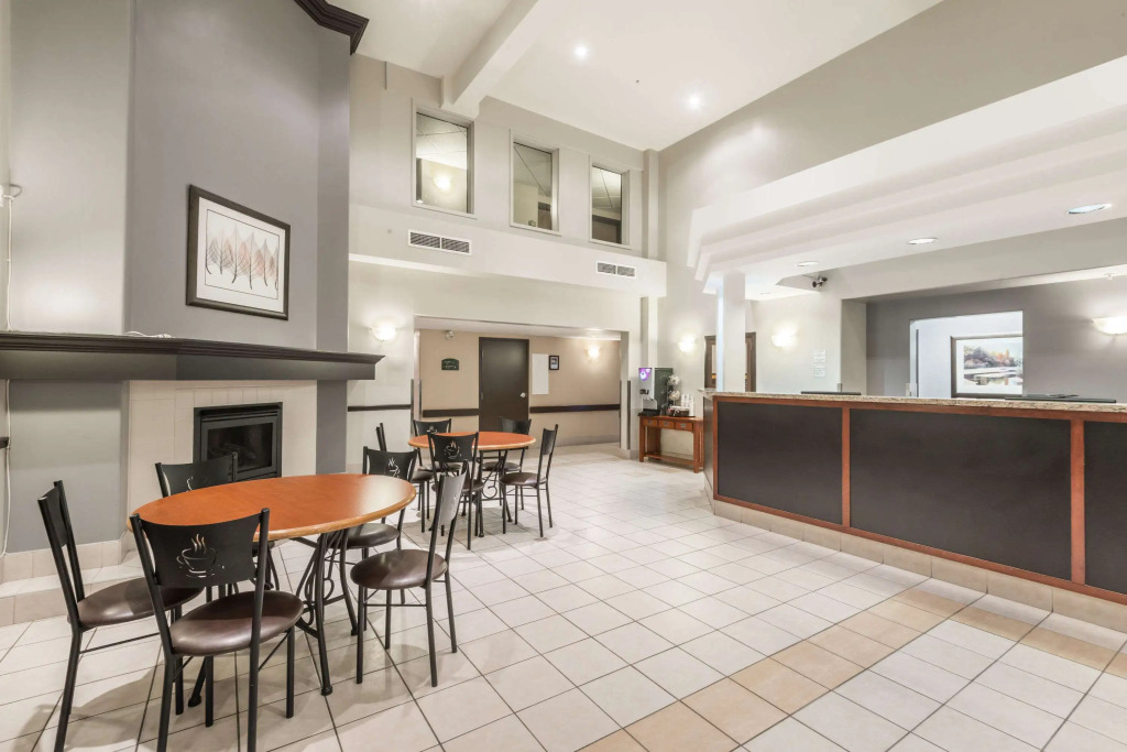 Super 8 by Wyndham Sainte Agathe Des Monts