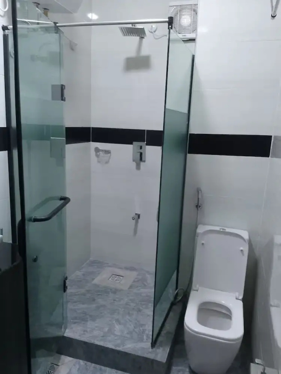 MacDestly Hotel