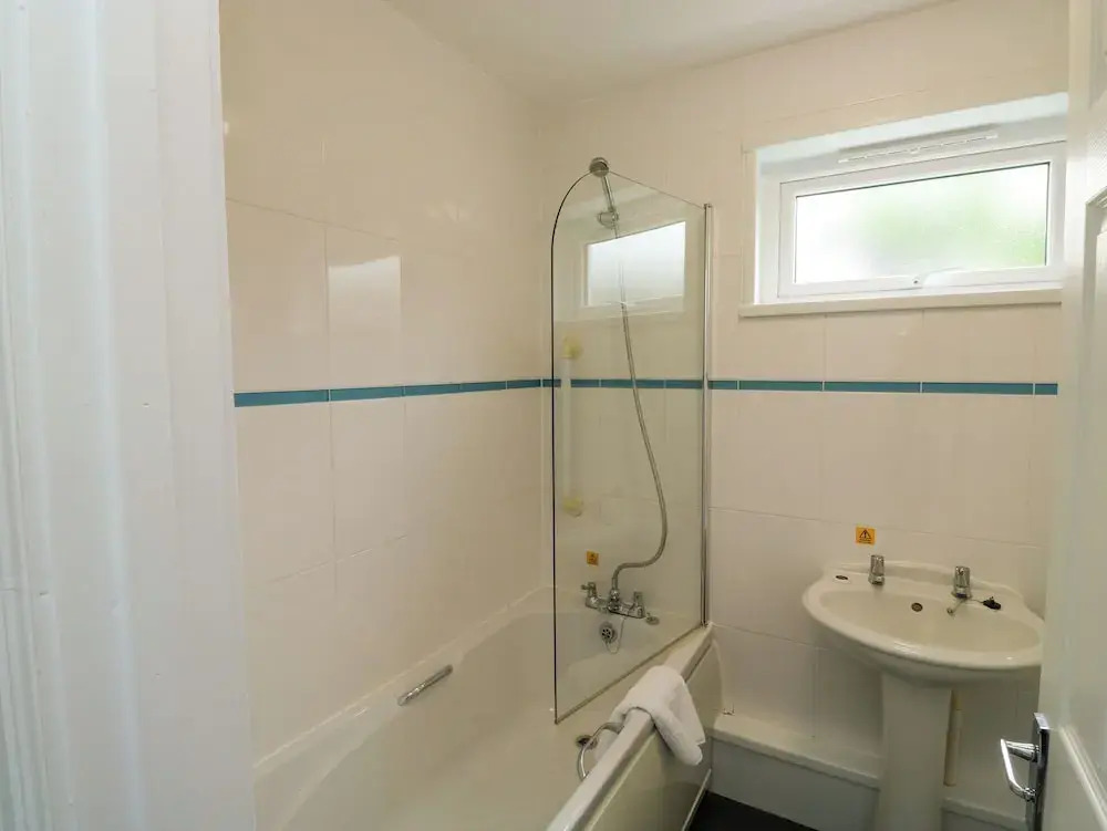 Harcombe House Accessible Pet Free Bungalow Sleeps 5