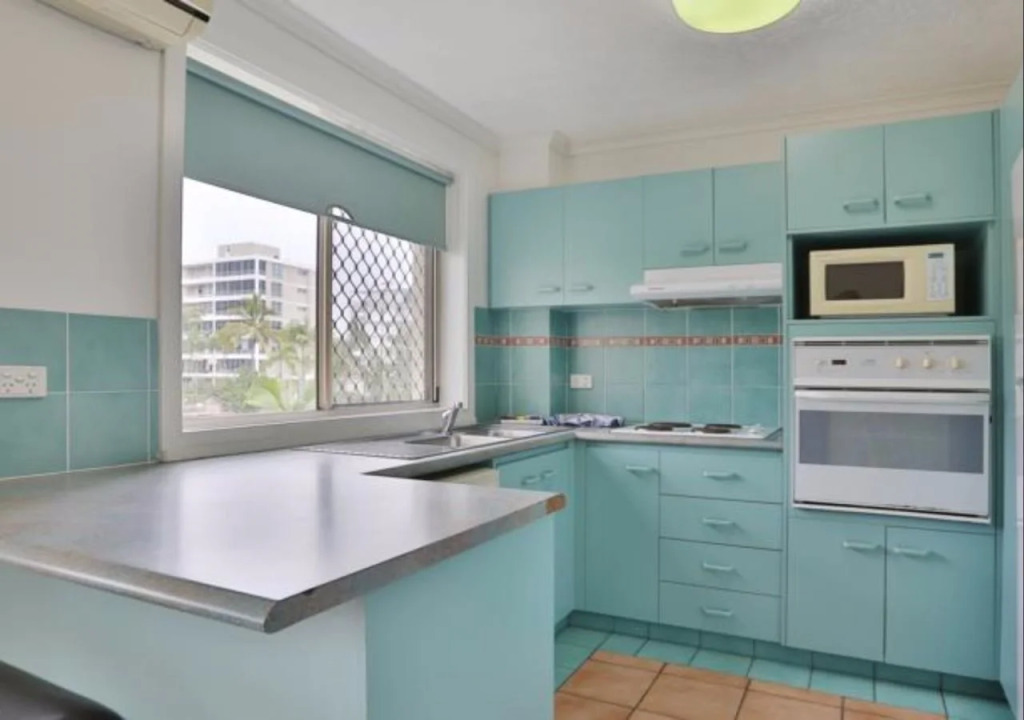 Sunsetcourt Budget holiday apartments surfers paradise