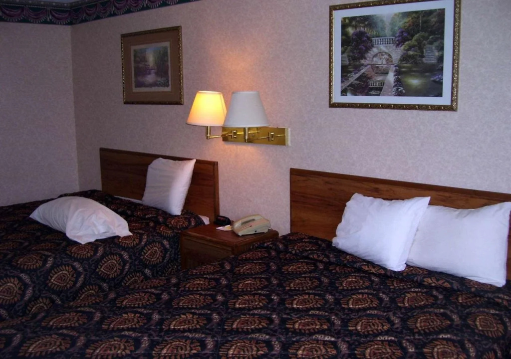 Colonial Inn