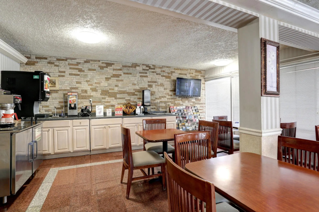 Vista Inn and Suites Nashville Airport East
