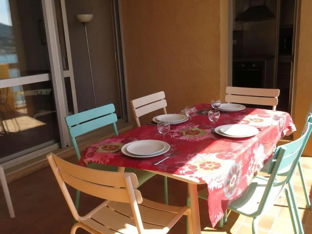 Appartement Bormes-les-Mimosas, 3 pièces, 8 personnes - FR-1-610-11