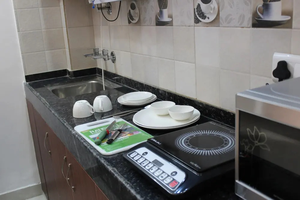 Aura Luxury Studio Near Artemis Hospital