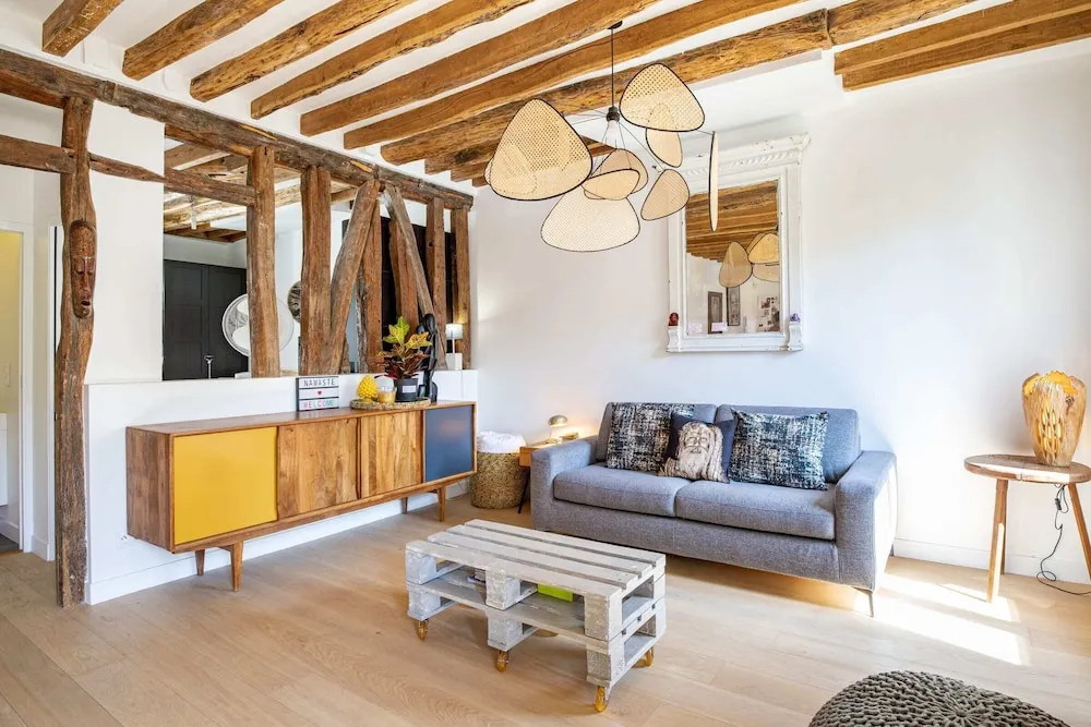 Loft-inspired Flat Near Montmartre, Sleeps 4