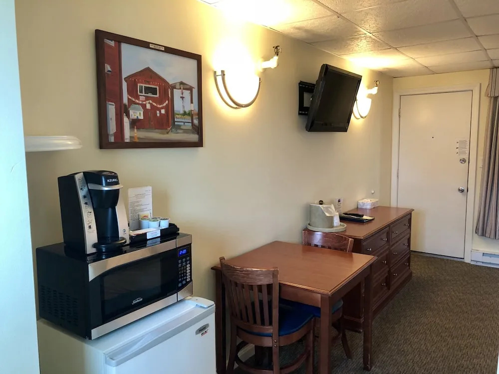 Atlantic Oceanfront Hotel, Wells Beach