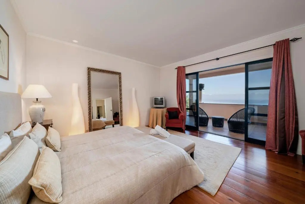 Exquisite Madeira Villa Villa Funchal Luz 5 Bedroom Heated Pool
