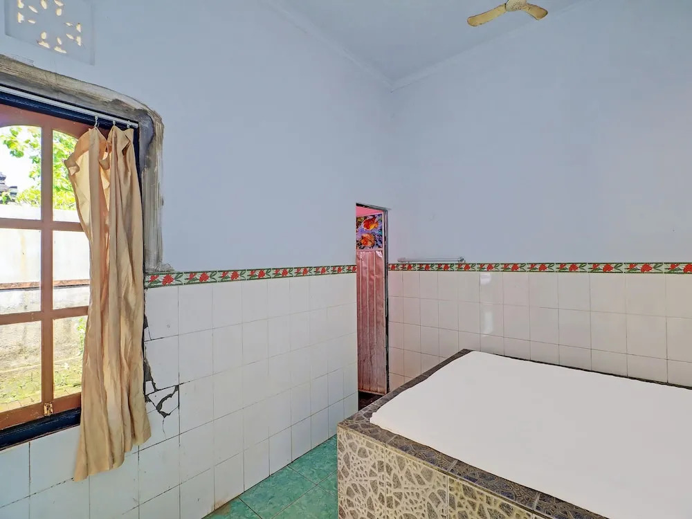 Hotel O Sekar Jagat Near Pantai Baluk Rening