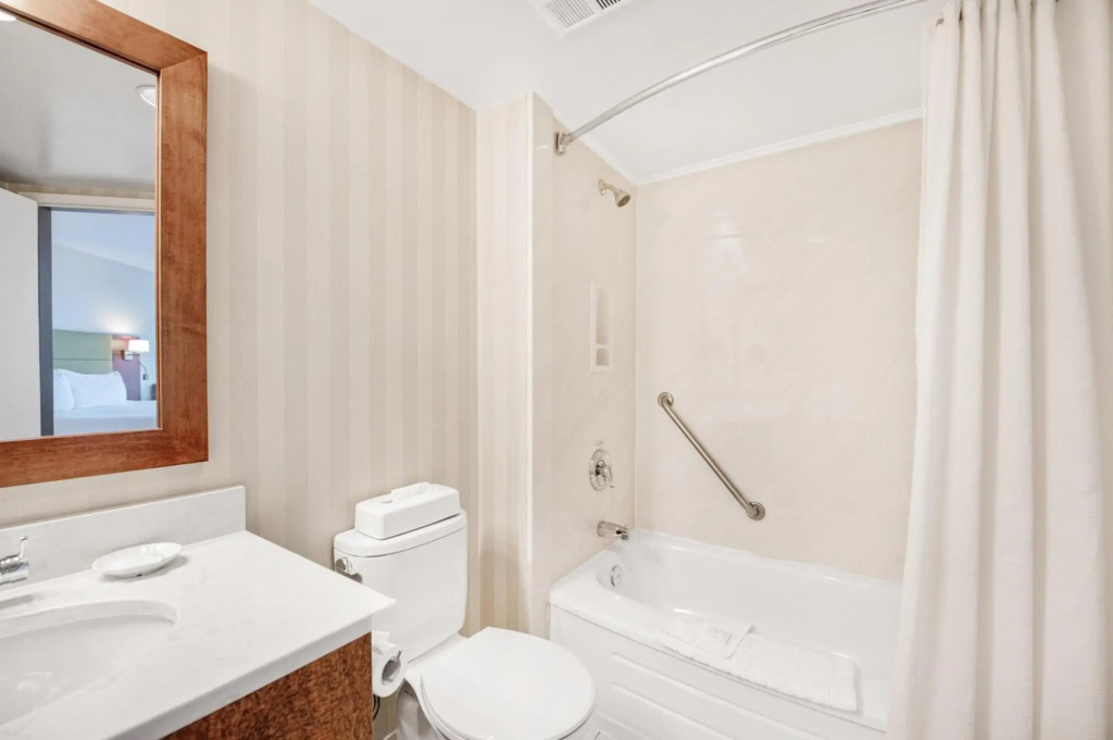 Victoria Regent Waterfront Hotel & Suites