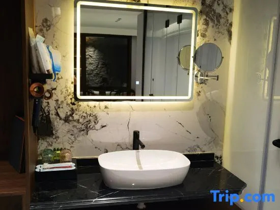 Longxuan Residence Light Luxury Elegant Accommodation