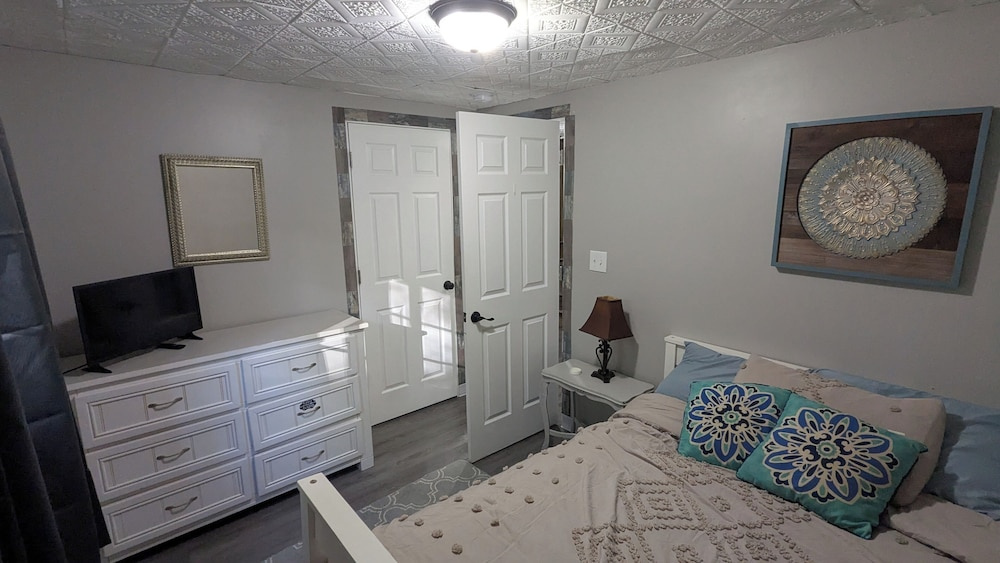 Chalet w Loft Near Sleeping Bear 2552