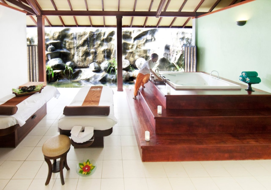 Курорт Adaaran Prestige Water Villas - with Dine around Premium All inclusive - 24 hours   45 Minutes from Male by Seaplane