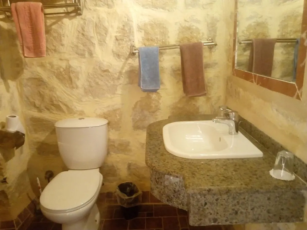 Aliyah Eco-Lodge
