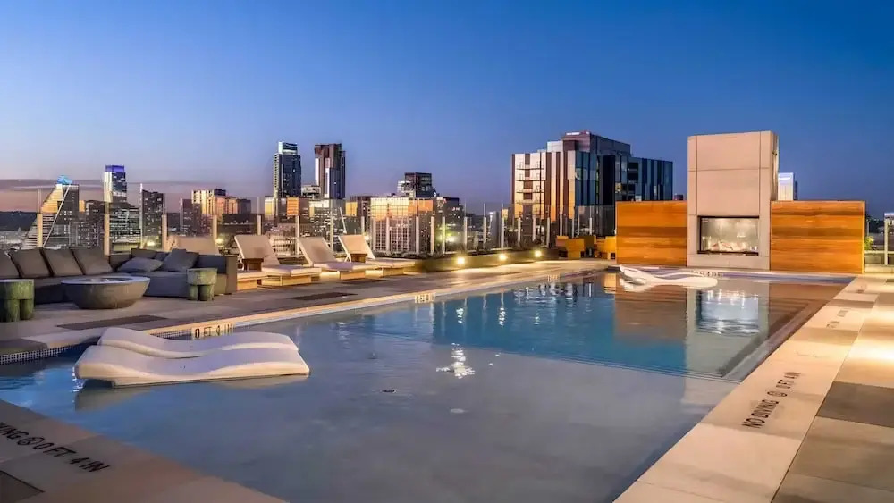 2 Luxury Condos, 1 Block From Rainey St New High Rise w/ Rooftop Pool & Gym