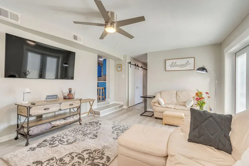 1 Mi to Dtwn: Home w/ Furnished Patio in Pensacola