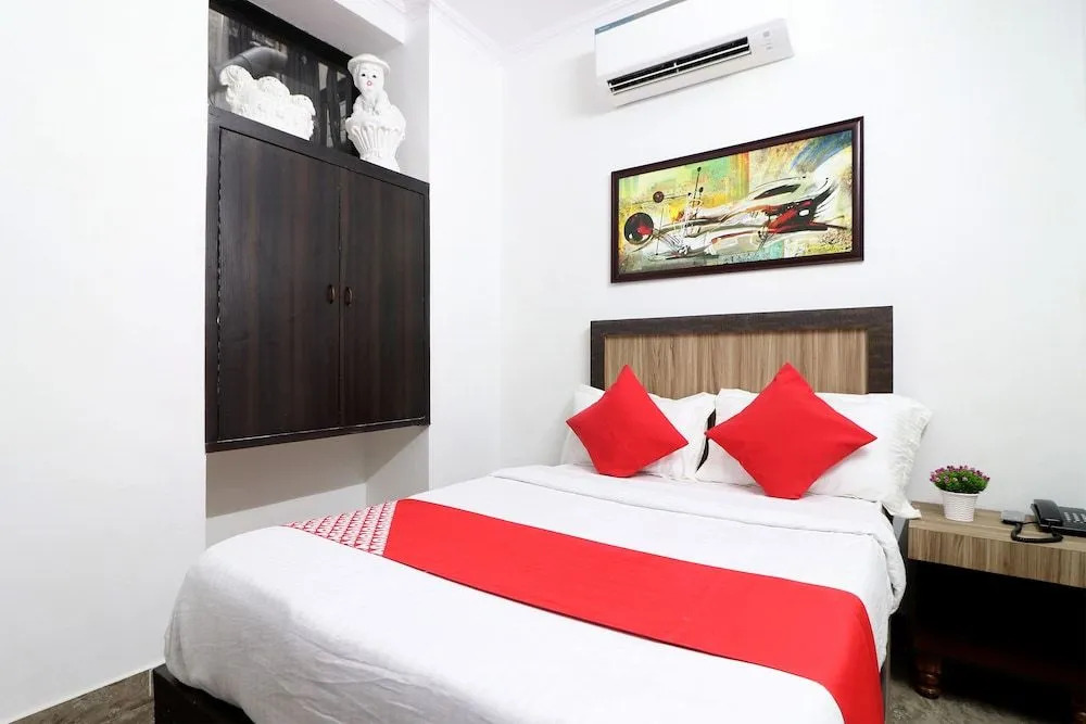 OYO 49750 Surya Inn