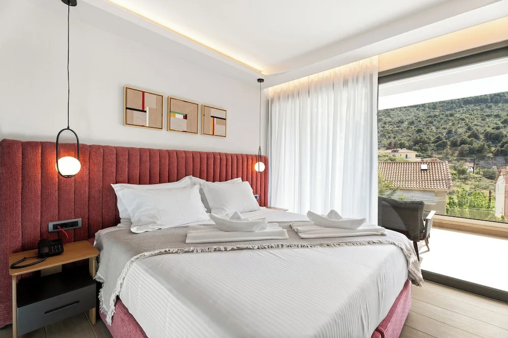 Ennea Muses Rooms and Suites
