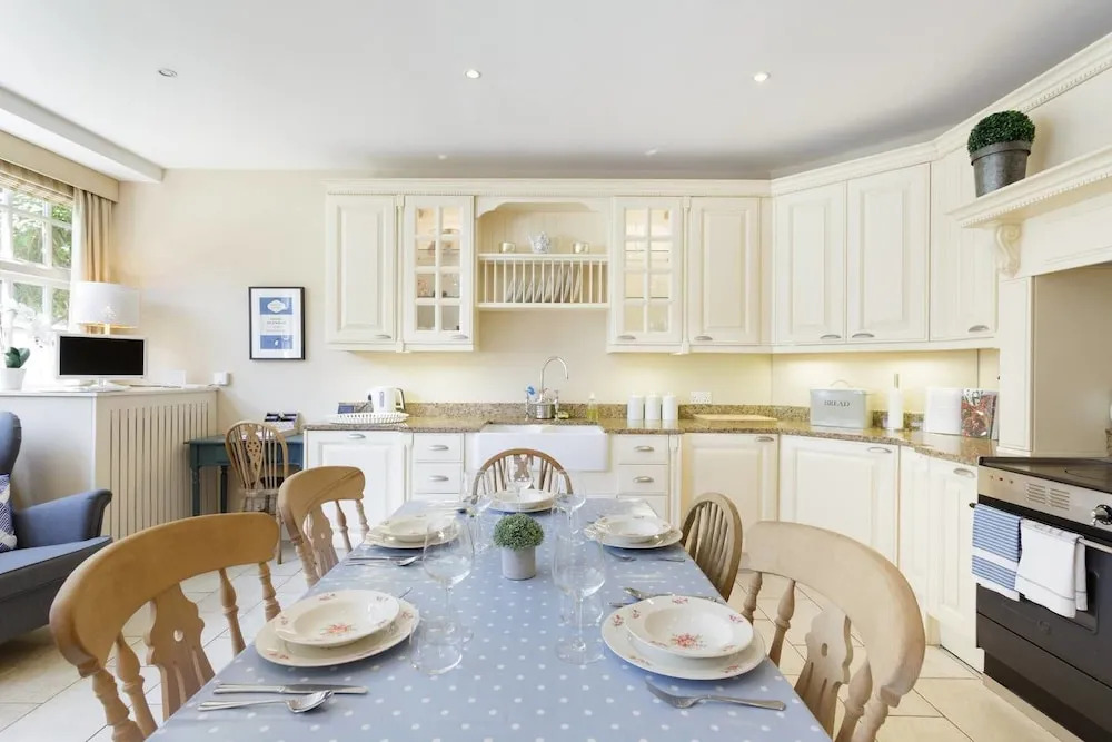 Picturesque Mews House on Cosy Cobbled Street