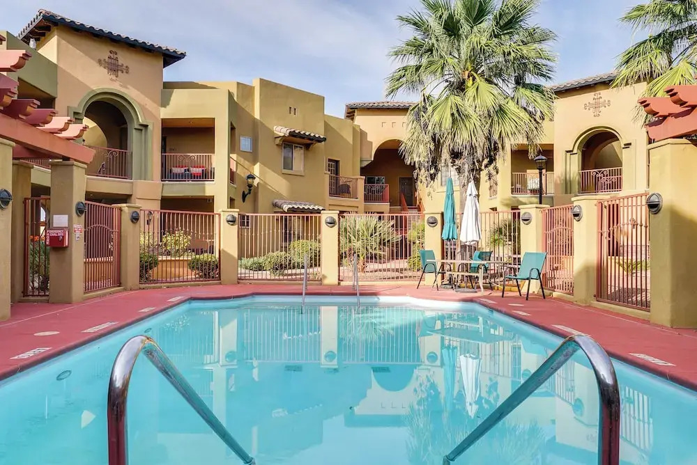 Inviting Las Cruces Condo < 1 Mi to Mesilla Plaza!