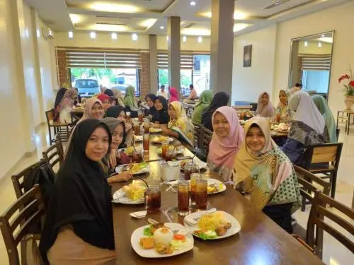 Amoda Hotel & Cafe
