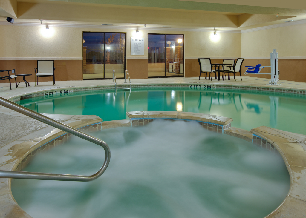 Holiday Inn Express Hotel & Suites Ennis by IHG