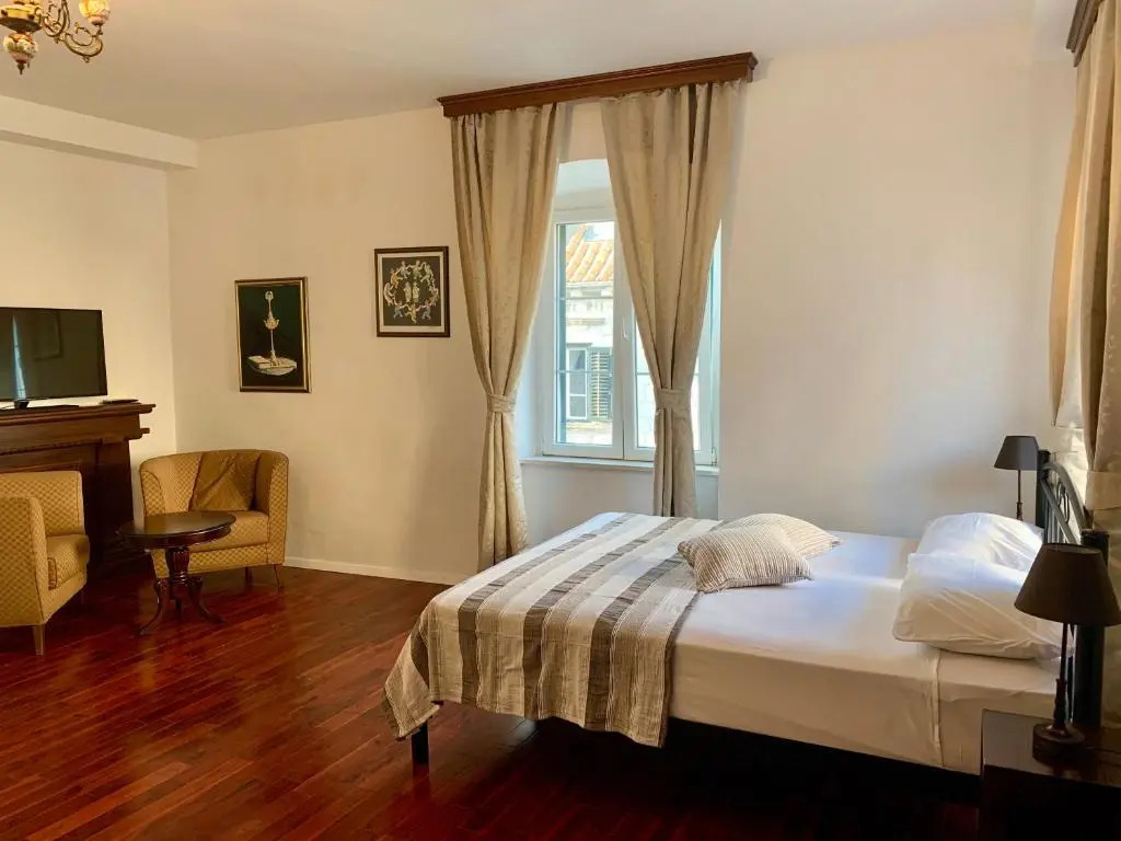 Room 1783 Old town