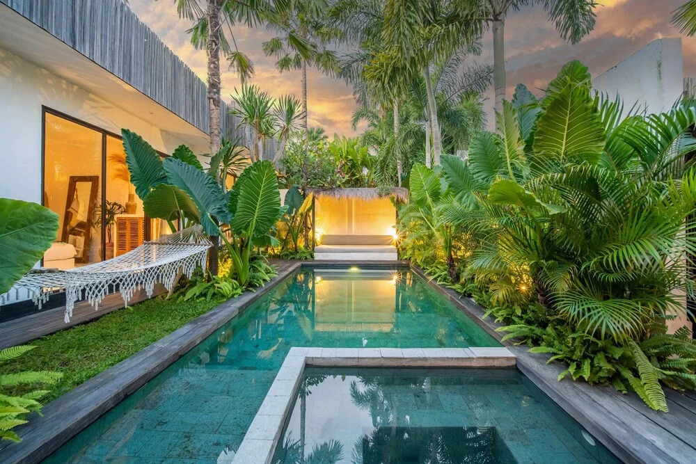 Tropical Design, Private Villa Complex, 6 BR, Umalas With Staff