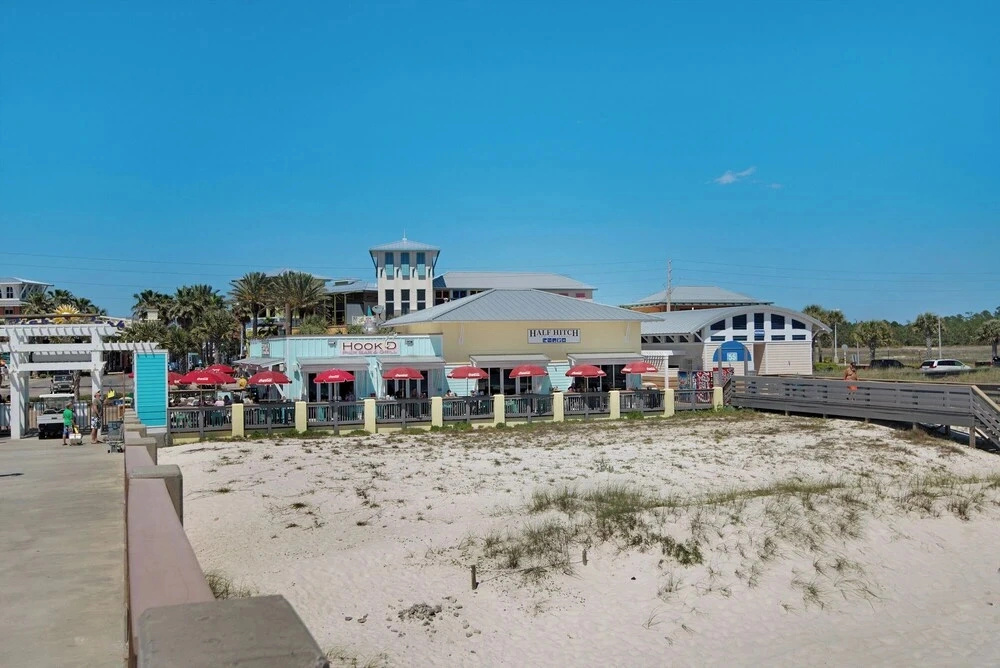 The Winking Turtle Your Shell-tered Beach Escape! Sleeps 10