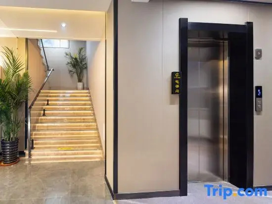 Yunan Business Hotel (Taoxian Airport Shenyang Conservatory of Music)
