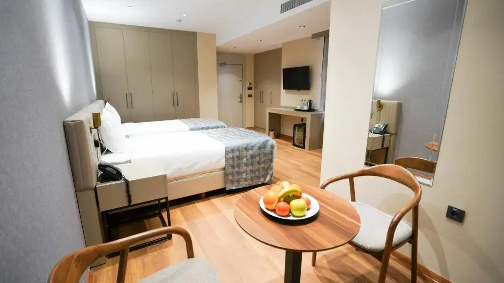 Zade Life OTEL