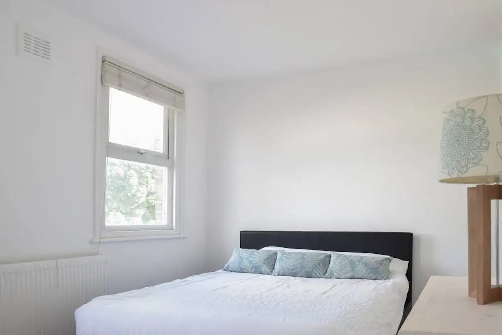 Refurbished 2 Bedroom Victorian Cottage In Royal Docks