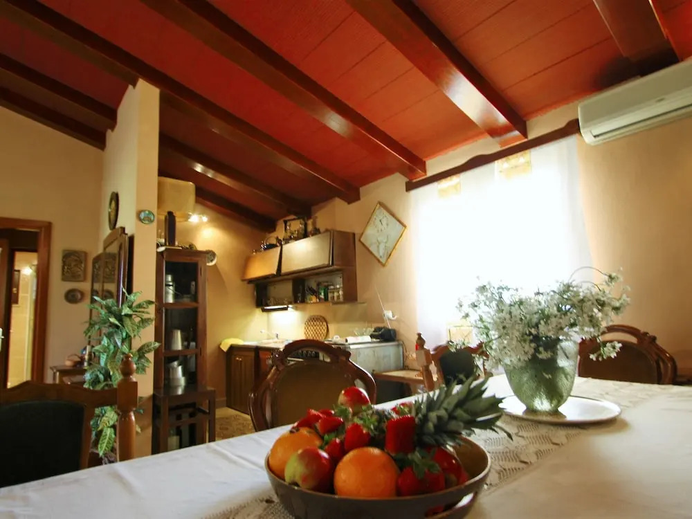 Cosy Holiday Home For Max 4 Persons Surrounded With Meadows And Vineyard