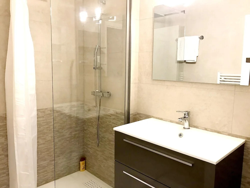 Apartment with One Bedroom in Antibes, with Wonderful City View, Furnished Terrace And Wifi - 550 M From the Beach