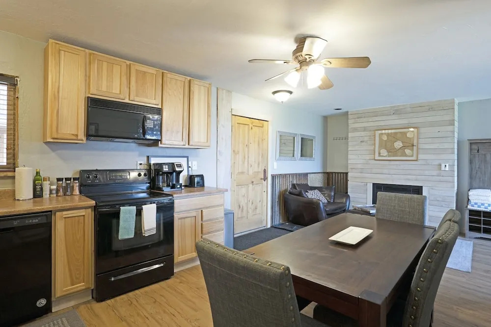 Ridgecrest 202 2 Bedroom Condo by RedAwning