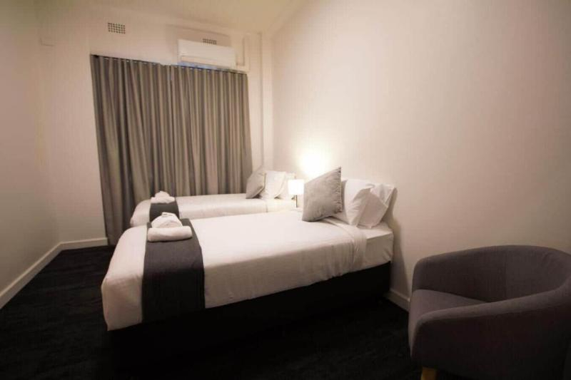 Sydney Junction Hotel