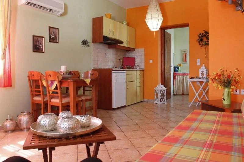 Mirabeli Apartments & Suites