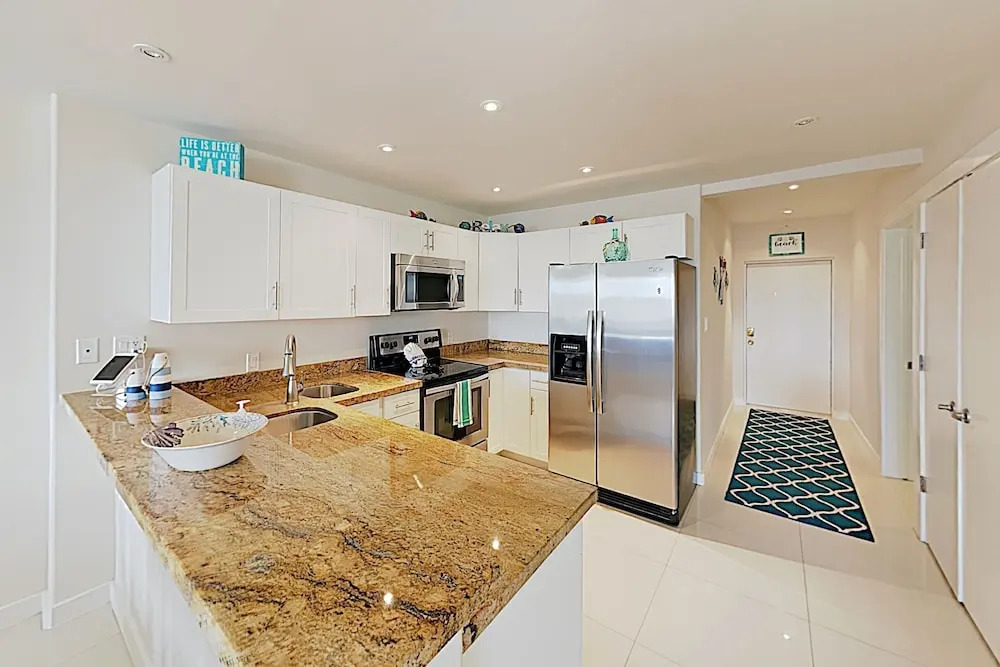 Updated 3br  W/ Pools 3 Bedroom Condo