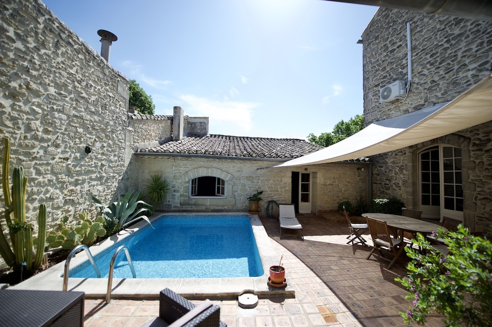 LA DEMEURE Bed and Breakfast