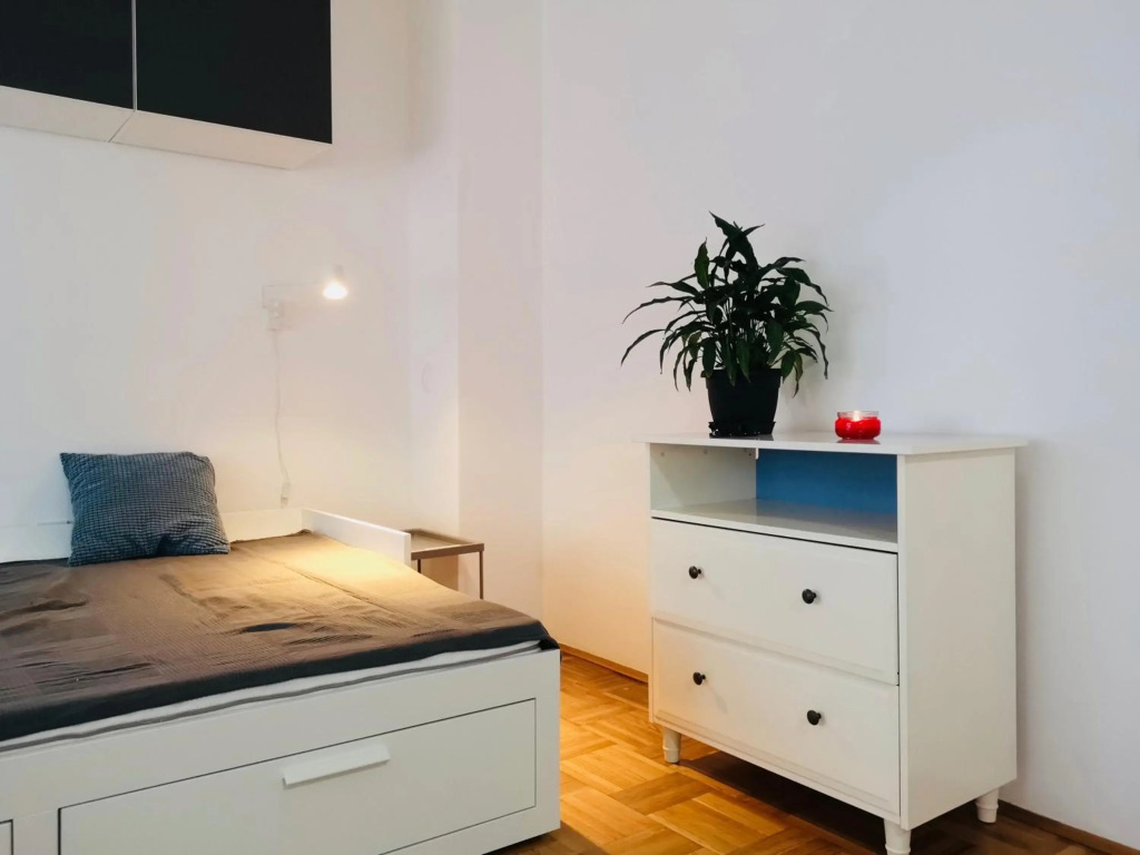 West vibes apartment