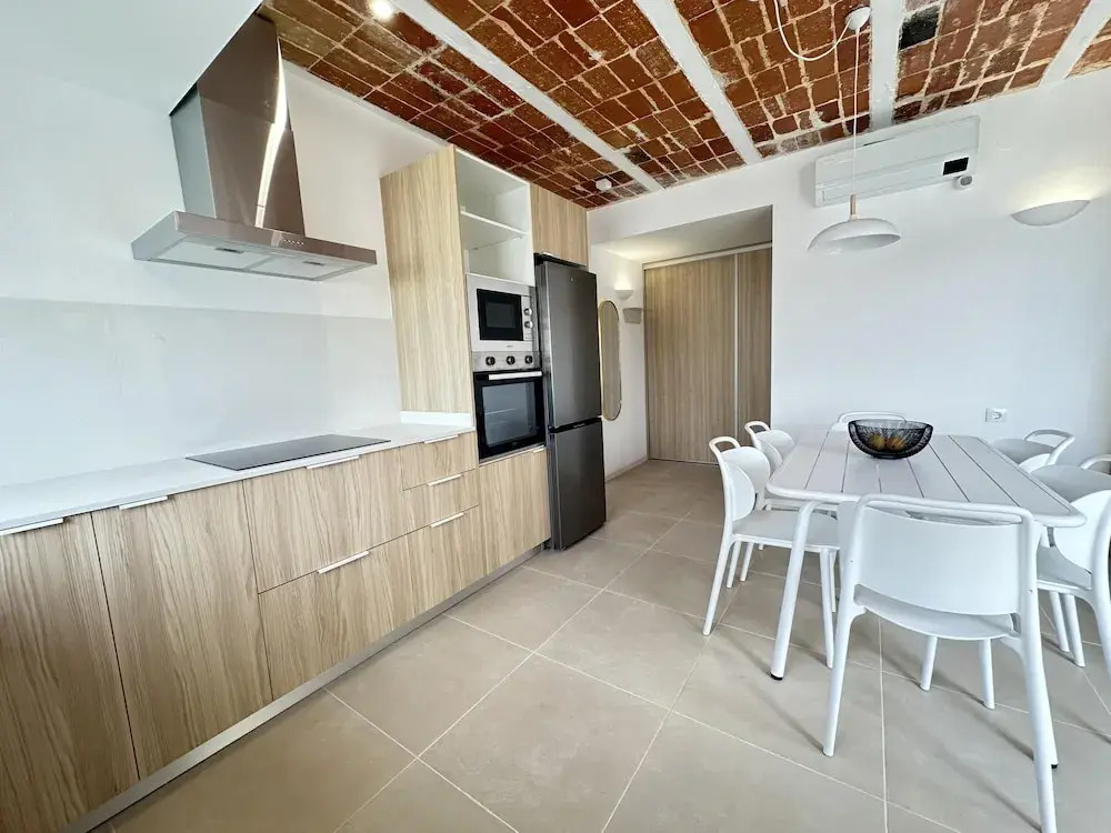 Arago 271 in Roses With 2 Bedrooms and 2 Bathrooms
