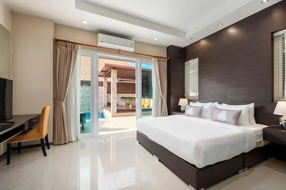 Luxury Pool villa C16 - 4BR 8-10 Persons