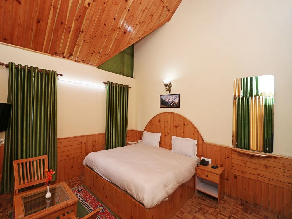 OYO 13711 Home Stay River View Manali